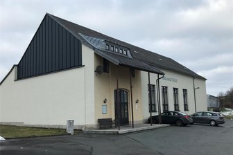 Triebel baut an seinem neuen Herzstück - An den linken Giebel des Kultursaals in Triebel soll ein Mehrzweckgebäude angebaut werden.
