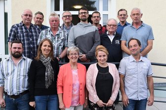 Triebel ehrt langjährige Gemeinderäte - drei verpassen aber den Wiedereinzug - Der 2019 gewählte Rat Triebel. Nach der Wahl am 9. Juni ziehen sieben Neue als Gemeinderäte ein.
