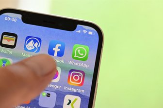 "Triff eine Auswahl zum Thema Werbung": Das steckt hinter der Aufforderung bei Facebook und Instagram - Werbefreies Facebook und Instagram: Auf dem Handy wird es teurer.