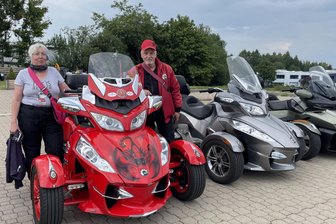 Trike-Kolonne rollt durchs Erzgebirge: Biker auf drei Rädern ziehen Blicke auf sich - Marion und Irven-Leroy Krieger haben mit ihrem Trike die meisten Kilometer zurückgelegt.