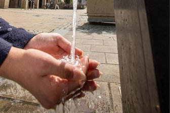 Trinkbrunnen wird in Freiberger Stadtzentrum aufgestellt - Freiberg bekommt einen Trinkwasserbrunnen (Symbolbild).