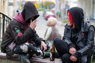 Trinker-Treff in Plauens Innenstadt: Ist im Frühjahr neuer Ärger programmiert? - Die Bahnhofstraße war im vergangenen Jahr Treffpunkt einer Gruppe meist junger Punks.