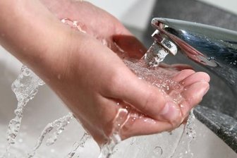 Trinkwasser: Verband will bei Vorräten mitreden - Lebensmittel Trinkwasser: Im Hinblick auf Reserven verlangt der in Hainichen ansässige Verband, der für die Bereitstellung von Trinkwasser verantwortlich ist, ein faireres Miteinander mit dem sächsischen Umweltministerium. 