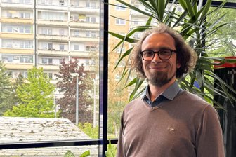 Trinkwasserbrunnen und mehr Fahrradstrecken gewünscht: Freiberger reden Tacheles zu Stadt- und Verkehrsplanung - Der amtierende Freiberger Oberbürgermeister Martin Seltmann sprach im Freiberger Kinopolis Tacheles.
