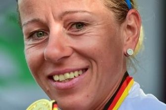 Trixi Worrack wählt die richtige Taktik - Trixi Worrack mit dem Lohn derMühen.