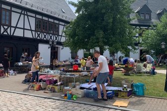 Trödelmarkt in Zschorlau - Einen Trödelmarkt, wie er diese Woche in Zschorlau vor dem Haus der Vereine stattgefunden hat, soll es zukünftig wieder zweimal im Jahr geben.