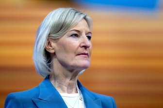 Trotz Betrugsverdacht: EU-Ausschuss will CSU-Frau schützen - Spricht von "unzutreffenden Vorwürfen": die CSU-Politikerin Angelika Niebler. (Archivbild)
