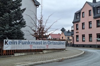 Trotz Bürgerprotesten: Warum jetzt doch ein Funkmast nahe Reuth im Vogtland gebaut werden soll - Die Bürger lehnen einen Funkmast in Ortsnähe ab.