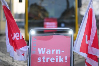 Trotz Bus-Streik im Erzgebirge: Diese Busse sollen am Freitag fahren - Seit Mittwoch wird beim Regionalverkehr Erzgebirge gestreikt. Dauern soll der Ausstand noch bis Samstagmorgen, 3 Uhr.