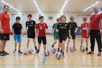 Trotz Corona: Bei Motor Thurm steigen die Mitgliederzahlen - Fußballtraining bei der SG Motor mit Marco Bletsch (l.) und Sven Kluge (r.).