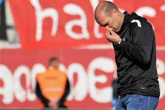 Trotz Coronafällen in beiden Teams: Spiel des FSV Zwickau in Mannheim findet statt - Gedankenspiele vor dem Auswärtsspiel: FSV-Trainer Joe Enochs muss seine dezimierte Mannschaft auf einen unbekannten Gegner einstellen.