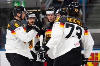 Trotz DEB-Sieg gegen Österreich: Viertelfinal-Chancen sinken - Die Eishockey-Nationalmannschaft freut sich über den zweiten Erfolg bei der Eishockey-WM.