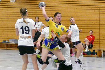 Trotz Doppelbelastung und Drucksituation: Marienbergs Oberliga-Handballerinnen zurück in der Erfolgsspur - Vier ihrer fünf Tore gegen das Team der Sportfreunde Dresden erzielte Leni Winkler in der Schlussviertelstunde.