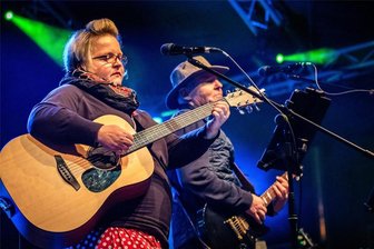Trotz fehlender Unterstützung: Burgstädter Musiknacht findet statt - Olisrockband bringt Erfahrung mit. Bereits beim letztjährigen Burgstädter Stadtfest trat die Meißener Band auf.