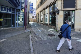Trotz Händler-Druck: Zwickauer Mariengäßchen bleibt länger dicht als geplant - Wer von den Zwickauer Arcaden aus schnell zur Hauptstraße will, muss sich noch länger gedulden: Das Mariengäßchen wird später als geplant wieder geöffnet. 