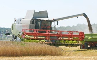 Mährdrescher bei der Ernte