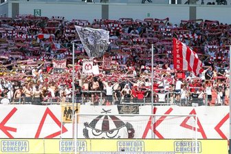 Trotz Hitze und Ferien - FSV lockt Fans ins Stadion - Gegen den Halleschen FC waren die Fanblöcke des FSV Zwickau gut gefüllt.