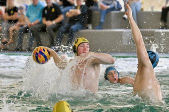 Trotz „komischer Pfiffe“: Zwickauer Wasserballer feiern Sensationssieg - Till Giebner konnte am Sonntag drei Mal den Ball im Tor der Potsdamer unterbringen.