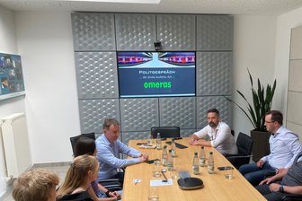 Trotz Krise: Metallbranche wirbt mit dem Heavy-Metal-Day für stahlharte Jobs im Erzgebirge - Praxisausbilder, Schulvertreter und Schüler tauschen sich auch diesmal beim Heavy-Metal-Day aus.