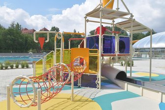 Trotz kühler Temperaturen: Johannisbad Freiberg startklar für die Freibadsaison - Johannisbad Freiberg: 2025 wurden neue Wasserspiele für die jüngsten Gäste gebaut.