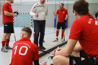 Trotz personeller Notsituation: Meeraner Hockeyteam punktet - Trainer Steffen Jahn und seine Mannschaft des SV Motor Meerane stehen vor der schweren Aufgabe, trotz zahlreicher personeller Ausfälle den Klassenerhalt in der Hallenhockey-Regionalliga Ost zu sichern. 