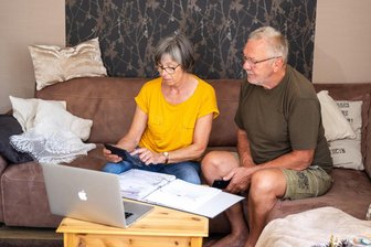 Trotz Rentenerhöhung: Warum Millionen Rentner im Juli weniger Geld bekommen als erwartet - „Versteckte Ungerechtigkeit“ - Rentner müssen nachzahlen.