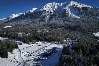 Trotz Schutzzone für den Auerhahn: Wie der 2000-Seelenort Lenzerheide zum Gastgeber einer Biathlon-WM wurde - Traumhaft in den Schweizer Bergen gelegen: Lenzerheide wird für knapp zwei Wochen zum Biathlon-Mekka.
