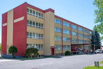 Trotz sinkender Schülerzahlen: Mittweida hält an seinen Schulen fest - Die Bernhard-Schmidt-Grundschule im Neubaugebiet von Mittweida.