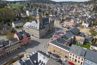 Trotz Sorgen: Stadt im Erzgebirge investiert Millionenbetrag in alten Industriebau - Die Stadt Geyer will in diesem Jahr rund 1,7 Millionen Euro samt Zuschüssen investieren.