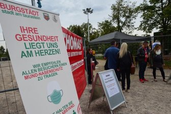 Trotz steigender Corona-Inzidenz: Burgstädt will Stadtfest feiern - Aufgrund von Corona-Hygieneauflagen war 2020 das Stadtfest in Burgstädt mit einem Zaun abgesperrt. Wie die Regeln dieses Jahr sind, steht noch nicht fest. Die Vorbereitungen können aber jetzt beginnen. 
