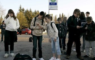 Trotz Streik: Zur Prüfung alle da - 
              <p class="artikelinhalt">Donnerstag, 6.30 Uhr: Vergeblich warteten diese Schüler des Bertolt-Brecht-Gymnasiums und des Beruflichen Schulzentrums Schwarzenberg in Johanngeorgenstadt. Ihr Schulbus kam nicht.</p>
            