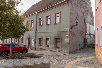 Trotz Verzögerung sieht Elterleins Stadtrat das Uttmann-Haus-Projekt als Chance - Für einige gilt das Gebäude als Geburtshaus von Barbara Uthmann. Die bekannte Unternehmerin aus dem 16. Jahrhundert wird in Elterlein von jeher Uttmann geschrieben. Ein Verein und die Stadt wollen das Haus sanieren.