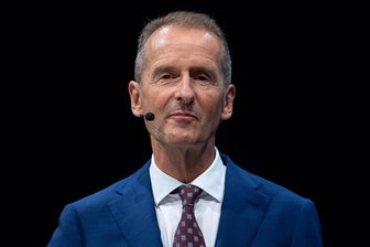 Trotz VW-Krise: Ex-Manager Diess kassierte als Rentner noch rund 37 Millionen Euro von Volkswagen - War 2025 der bestbezahlte VW-Mitarbeiter, obwohl er schon 2022 ausgeschieden ist: Ex-Vorstandschef Herbert Diess.