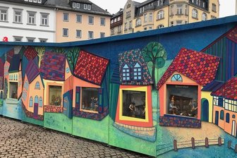 Trotz Weihnachtsmarkt-Absage: Annaberg-Buchholz baut Wichtelstadt auf - Trotz Absage des Annaberg-Buchholzer Weihnachtsmarktes wird die Wichtelstadt auf dem Markt aufgebaut.