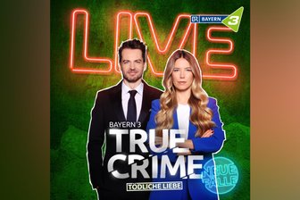 True-Crime-Show „Tödliche Liebe“ in Zwickau um ein Jahr verschoben – was heißt das für Ticketinhaber? - Der Podcast "Bayern 3 True Crime" tourt zurzeit mit einer Liveshow durch Deutschland.