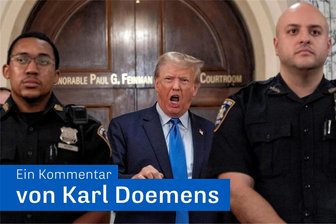 Trump-Ausschluss wäre ein hohes politisches Risiko - Donald Trump, ehemaliger Präsident der USA, spricht zu Reportern während einer Mittagspause im New York State Supreme Courthouse.