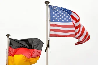Trump-Zölle senken Deutschlands Exportüberschuss in die USA - Deutschland und die USA sind wichtige Handelspartner, höhere Zölle bremsen jedoch das Geschäft. (Symbolbild)