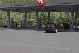 Tschechien: Ansturm nach Blitz-Öffnung bleibt aus - Der erwartete Ansturm auf Tankstellen blieb nach Öffnung der tschechischen Grenze am Freitagmittag aus.