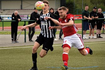 TSV Flöha: Landesklasse-Fußballer übernehmen rote Laterne - Immerhin: Kämpferisch bescheinigte TSV-Trainer Christian Schulze seiner Elf um Florian Berger (r.) eine vorbildliche Leistung.