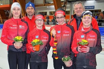 TSV hamstert Medaillen - Stolze Mylauer: Lena Mothes (vorn von links), Johanna Brückner, Richard Ketzel und July Seifert mit den Trainern Stephan Mothes (hinten von links) und Reiner Roth. 