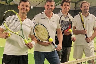 TSV hat den Titel - Das erfolgreiche Oelsnitzer Hallenmeister-Team: Von links Steffen Lachmann, Jens-Uwe Affeldt, Marcel Fischer und Oliver Möhwald. 