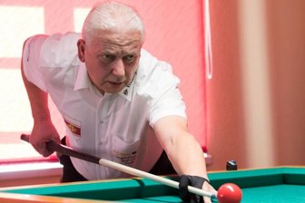TSV zieht sich aus Bundesliga zurück - 15 Jahre in der Bundesliga am Tisch: Gunter Lange vom TSV Niederschöna. Künftig spielt das Billard-Urgestein in Liga drei.