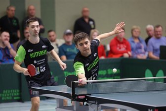TTC Sachsenring Hohenstein Ernstthal: Von leichtem Frust in der 2. und großer Freude in der 3. Tischtennis-Bundesliga - Nick Neumann-Manz (links) und Karl Zimmermann (rechts) mussten ihr Doppel im Zweitliga-Duell mit Velbert im fünften Satz abgeben. Am Tag zuvor war es für beide mit dem TTC II in Liga 3 besser gelaufen.