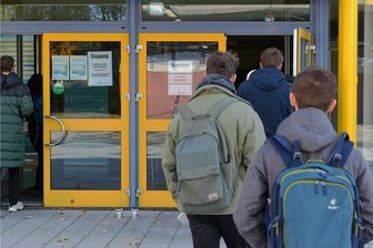 TU Bergakademie Freiberg bietet kostenfreie Tests für Studenten - Ungeimpfte Studenten können sich im Testzentrum des Studentenwerkes der Bergakademie auf Corona testen lassen. 