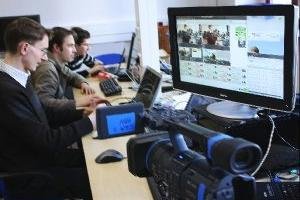 Medieninformatiker der TU Chemnitz testen die automatische Identifizierung von Objekten und Personen in Videofilmen. 
