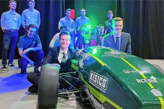 TU-Studenten entwickeln selbstfahrendes Rennauto - Studenten der Initiative T.U.C. Racing stellten am Dienstag im Kraftverkehr ihren Rennboliden "Mkx. DV" vor.
