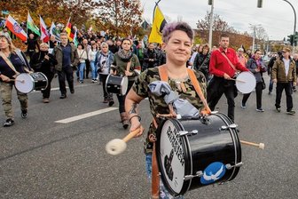 Tumult nach Sonntagsdemo in Plauen: Welche Regeln für die nächste Versammlung am Sonntag gelten - Bei der Demonstration am 23. Oktober sollen mehrere Personen gegen Auflagen verstoßen haben.