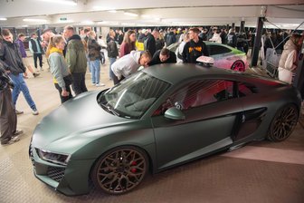 Tuning-Nacht, Museumsstart, Konzerte: Tipps fürs Wochenende im Vogtland - Am Freitag und Samstag findet im Parkhaus an der Hohen Reuth in Schöneck erneut die L8 Tuning Night statt.