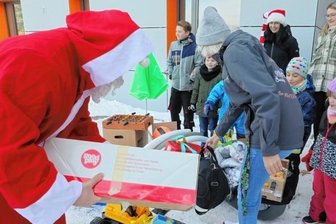 Tuningclub spendet für Kinderheim - Übergabe der Spenden der Tuner an das Kinderheim.