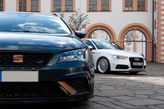 Tuningtreffen auf Schloss Augustusburg: Fünfte Auflage der Carmeetics - Auf Schloss Augustusburg treffen sich gut 100 Autofans, um ihre Schmuckstücke in kurfürstlicher Kulisse den Besuchern zu präsentieren.